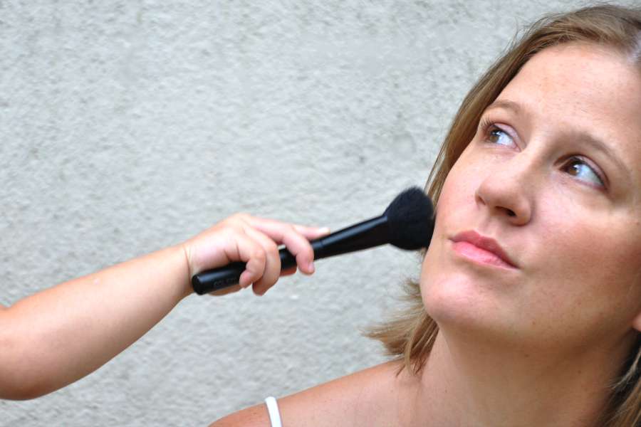 Article "Routine maquillage d'une maman pressée" paru sur www.avecpanache.ch